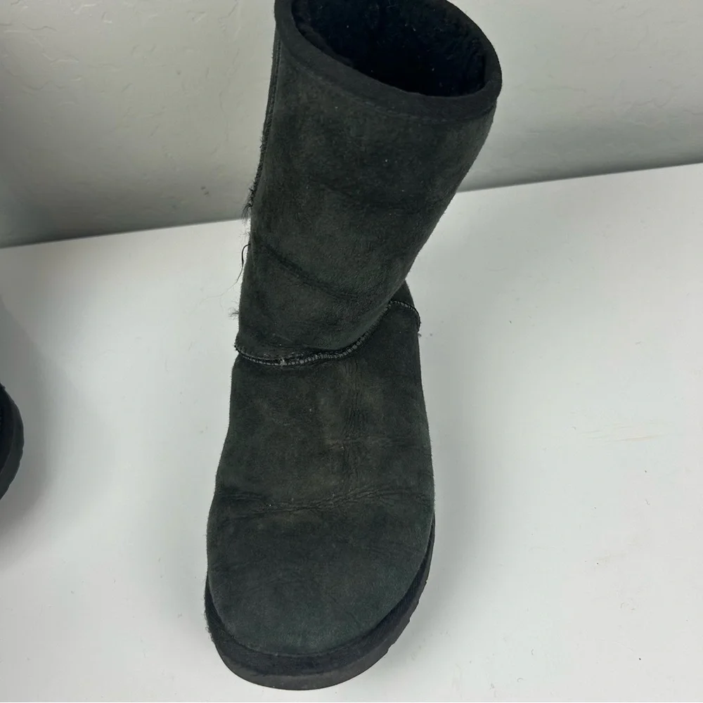 UGG Australia black suede classic short 5825 pull on winter boot size 5